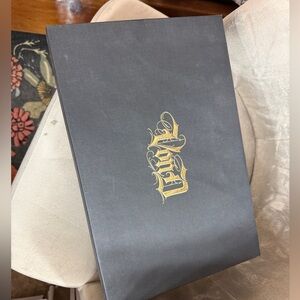 Kat Avon D black flats. Exodus size 7